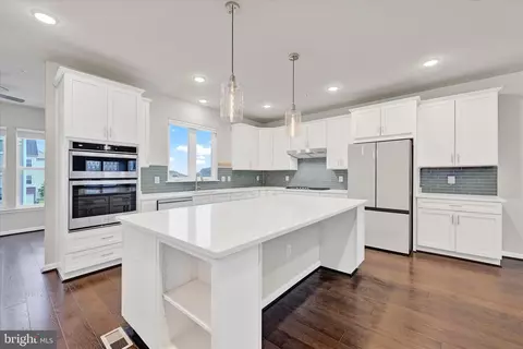 Kitchen - 7707 Cresap Ln, Hanover, MD 21076 photo 1 of 6