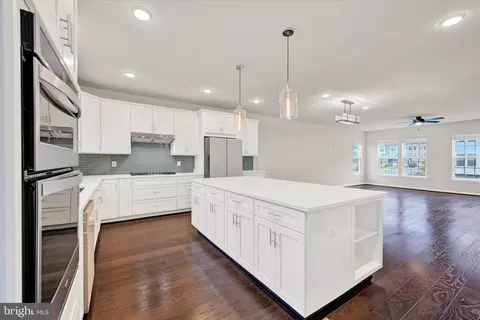 Kitchen - 7707 Cresap Ln, Hanover, MD 21076 photo 2 of 6