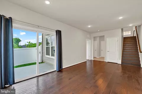 Living - 7707 Cresap Ln, Hanover, MD 21076 photo 5 of 6