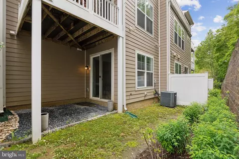 Exterior - 29 Enclave Ct, Annapolis, MD 21403 photo 8 of 9