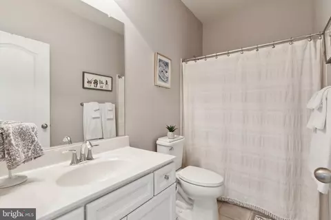 Bath - 29 Enclave Ct, Annapolis, MD 21403 photo 2 of 3