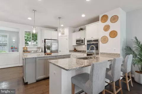 Kitchen - 29 Enclave Ct, Annapolis, MD 21403 photo 1 of 2
