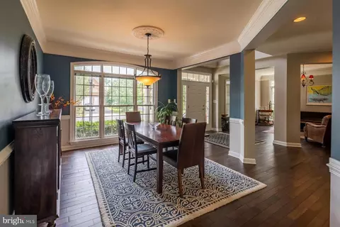 Dining - 712 Pearson Point Pl, Annapolis, MD 21401 photo 2 of 2