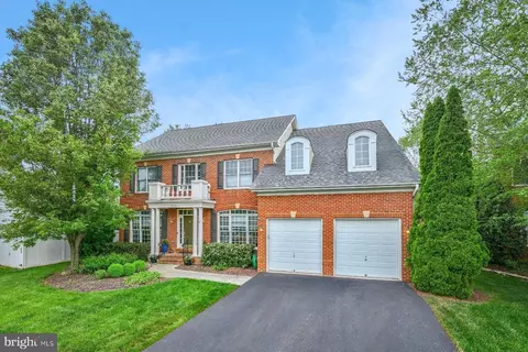 712 Pearson Point Pl, Annapolis, MD 21401