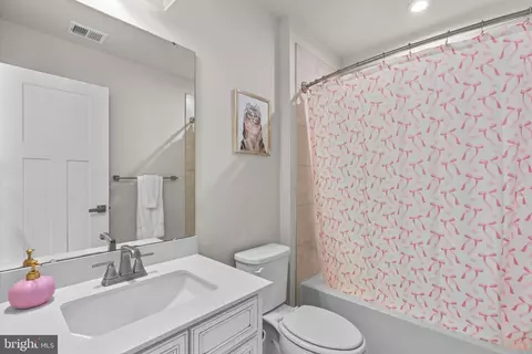 Bath - 3150 Dodder Way, Odenton, MD 21113 photo 1 of 2