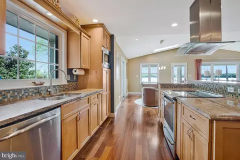 Kitchen - 1629 Fullerton Rd, Edgewater, MD 21037 photo 4 of 4