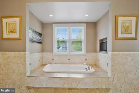 Bath - 1629 Fullerton Rd, Edgewater, MD 21037 photo 1 of 3