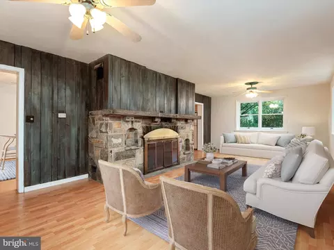 Living - 616 Mcmagan Dr, Pasadena, MD 21122 photo 2 of 3