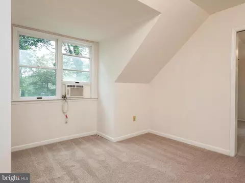 Bedroom - 616 Mcmagan Dr, Pasadena, MD 21122 photo 5 of 8