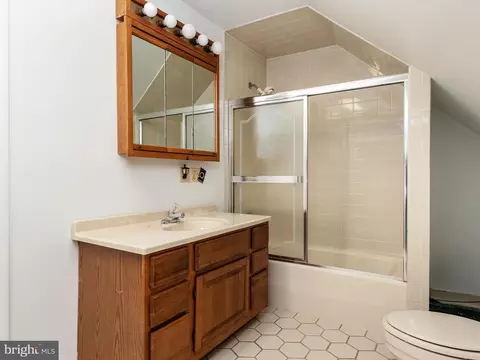 Bath - 616 Mcmagan Dr, Pasadena, MD 21122 photo 2 of 2