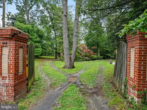 Exterior - 616 Mcmagan Dr, Pasadena, MD 21122 photo 6 of 14
