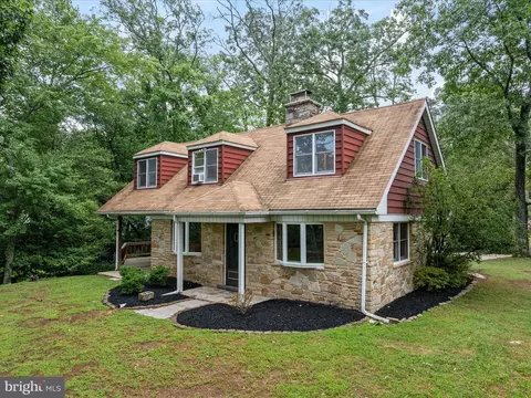 Exterior - 616 Mcmagan Dr, Pasadena, MD 21122 photo 2 of 14