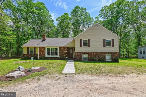 8013 Baileys Ln, Pasadena, MD 21122