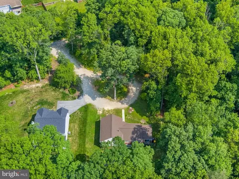 View/Area - 8013 Baileys Ln, Pasadena, MD 21122 photo 2 of 9