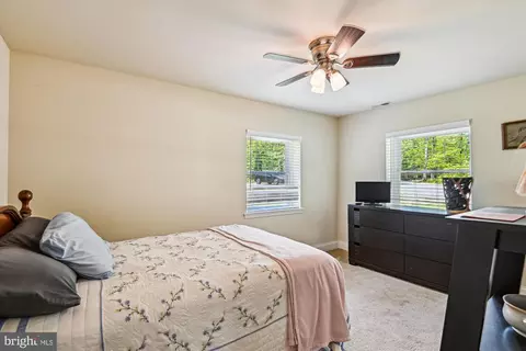 Bedroom - 8013 Baileys Ln, Pasadena, MD 21122 photo 5 of 6