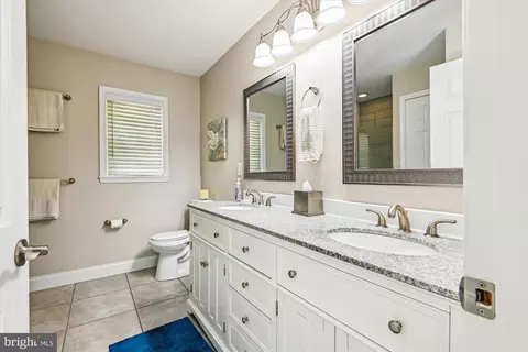 Bath - 8013 Baileys Ln, Pasadena, MD 21122 photo 1 of 4