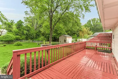 586 Rita Dr, Odenton, MD 21113 photo 2