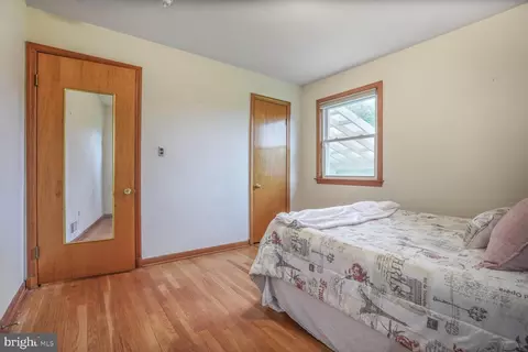 Bedroom - 7423 Phelps Rd, Hanover, MD 21076 photo 2 of 3