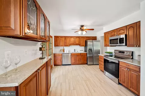 385 N Shore Rd, Pasadena, MD 21122 photo 11