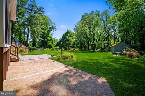 385 N Shore Rd, Pasadena, MD 21122 photo 40