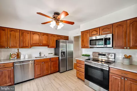 385 N Shore Rd, Pasadena, MD 21122 photo 14