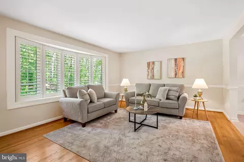385 N Shore Rd, Pasadena, MD 21122 photo 5