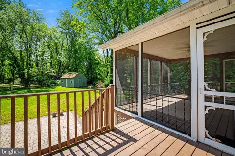 385 N Shore Rd, Pasadena, MD 21122 photo 35