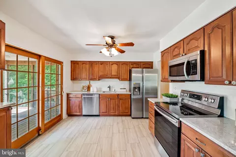 385 N Shore Rd, Pasadena, MD 21122 photo 12