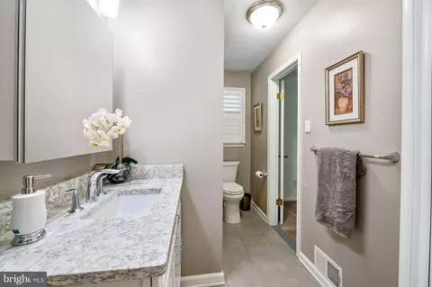 385 N Shore Rd, Pasadena, MD 21122 photo 24