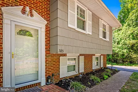 385 N Shore Rd, Pasadena, MD 21122 photo 3