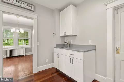 Entry Way - 331 E Maple Rd, Linthicum Heights, MD 21090 photo 3 of 5