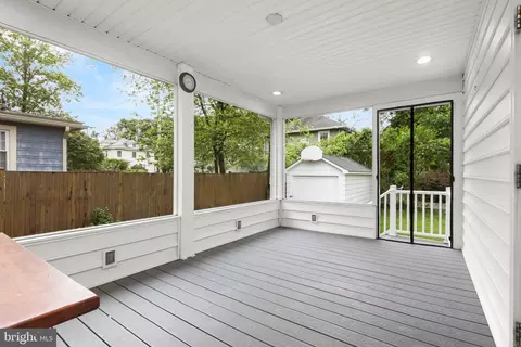 Exterior - 331 E Maple Rd, Linthicum Heights, MD 21090 photo 3 of 10