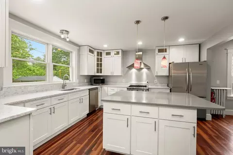 Kitchen - 331 E Maple Rd, Linthicum Heights, MD 21090 photo 2 of 7
