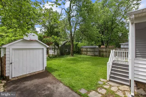 Exterior - 331 E Maple Rd, Linthicum Heights, MD 21090 photo 4 of 10