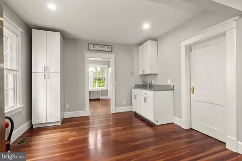 Entry Way - 331 E Maple Rd, Linthicum Heights, MD 21090 photo 5 of 5