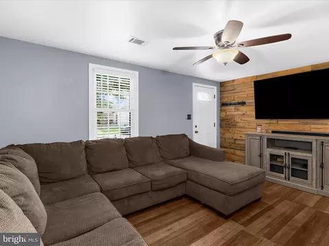 5521 Patrick Henry Dr, Baltimore, MD 21225 photo 2