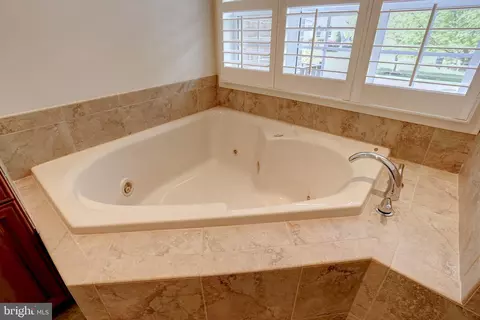 25 Hunting Ct, Edgewater, MD 21037 photo 43