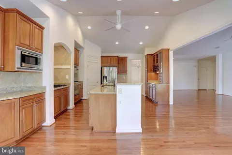 25 Hunting Ct, Edgewater, MD 21037 photo 34