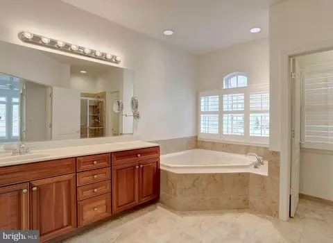 25 Hunting Ct, Edgewater, MD 21037 photo 42