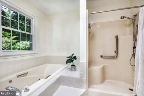 Bath - 9180 Rolling Meadow Run, Pasadena, MD 21122 photo 2 of 6