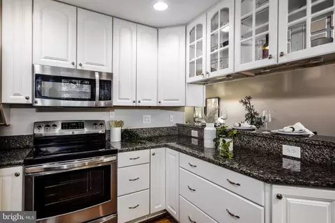 Kitchen - 8545 Jenkins Rd, Pasadena, MD 21122 photo 2 of 3