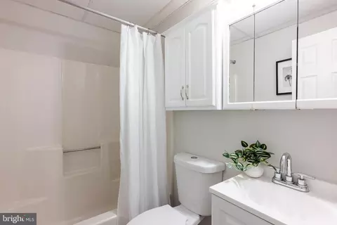 Bath - 8545 Jenkins Rd, Pasadena, MD 21122 photo 3 of 3