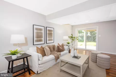Living - 8545 Jenkins Rd, Pasadena, MD 21122 photo 3 of 3