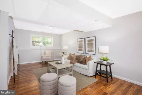 Living - 8545 Jenkins Rd, Pasadena, MD 21122 photo 2 of 3