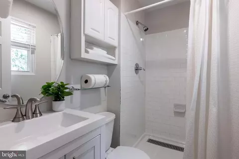 Bath - 8545 Jenkins Rd, Pasadena, MD 21122 photo 1 of 3
