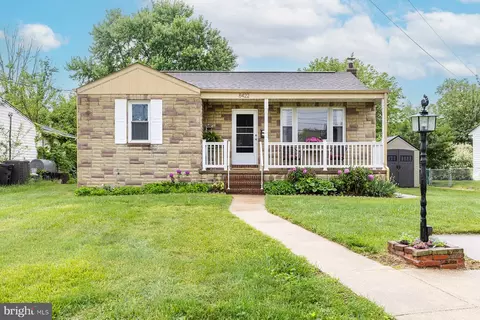 8422 Geneva Rd, Pasadena, MD 21122 photo 2