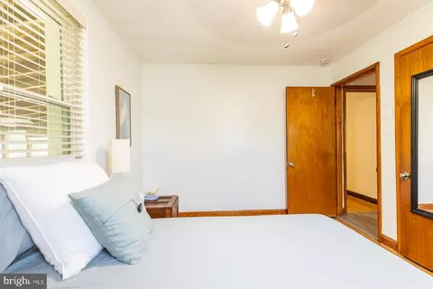 8422 Geneva Rd, Pasadena, MD 21122 photo 18