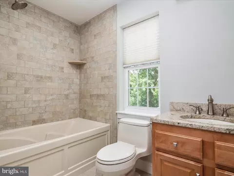 Bath - 23 Elm Rd, Riva, MD 21140 photo 3 of 5