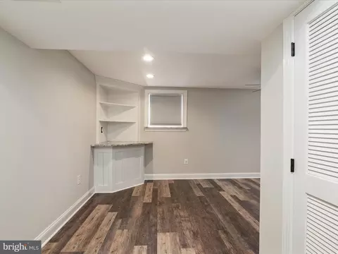Living - 23 Elm Rd, Riva, MD 21140 photo 4 of 4