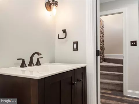 Bath - 23 Elm Rd, Riva, MD 21140 photo 5 of 5